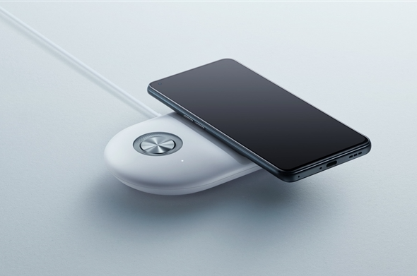 国内首个融合快充无线充电标准发布：实现互联互通 提升用户体验