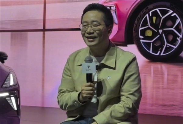 深蓝董事长邓承浩谈隐藏式门把手:我们也受到了特斯拉的影响