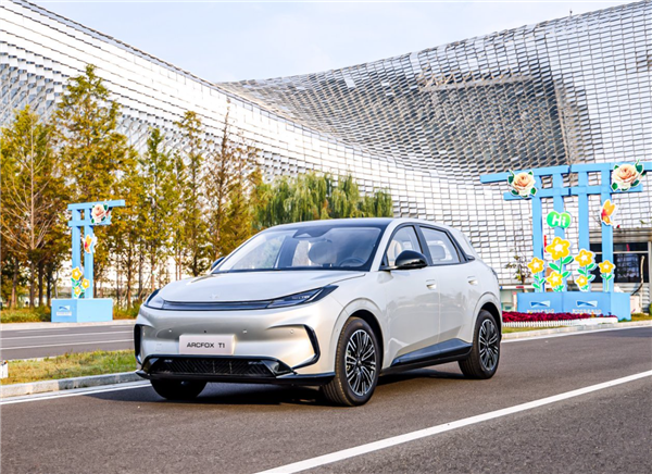 上市不到1月交付就破万台 6.28万起的极狐阿尔法T1为何能一把破圈