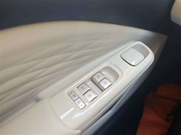 上市不到1月交付就破万台 6.28万起的极狐阿尔法T1为何能一把破圈