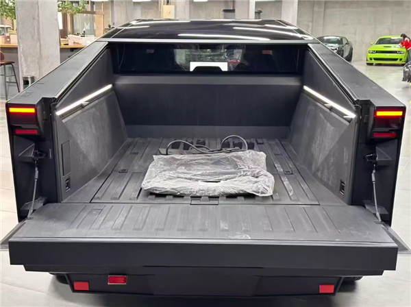 特斯拉cybertruck皮卡上线阿里拍卖平台:无报废年限 可上绿牌