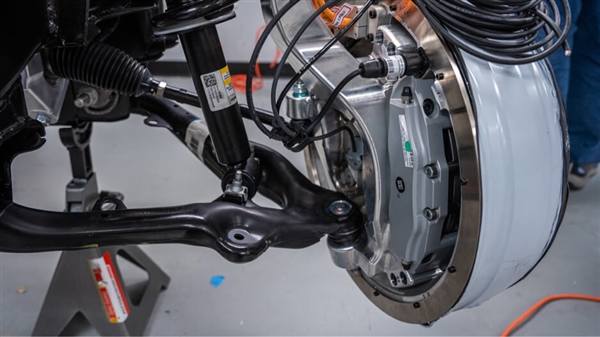 全国首台量产！轮毂电机版东风奕派007申报：功率400千瓦