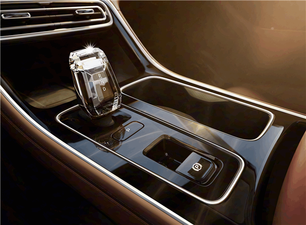 年轻人的第一台“AM吉” 第五代吉利帝豪上市：限时6.59万起