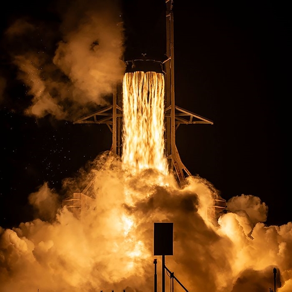 马斯克又成了:猎鹰9号火箭完成2025年第150次发射