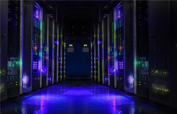 不被NV卡脖子 AMD宣布全球首个以太网AI产品:260TB/s带宽