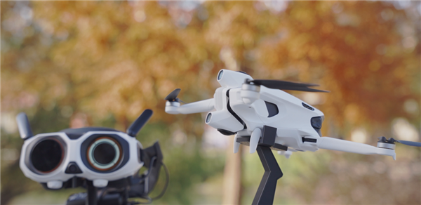 无聊的无人机市场 终于卷出了这么一个怪物