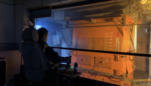 见识见识超长的火车“灯泡线”:时速只有1公里