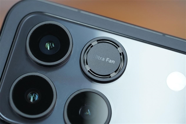 全球首发10000mAh电池!荣耀WIN图赏