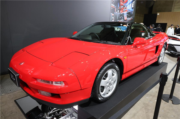 平时规规矩矩的车企 正在东京改装车展上释放天性