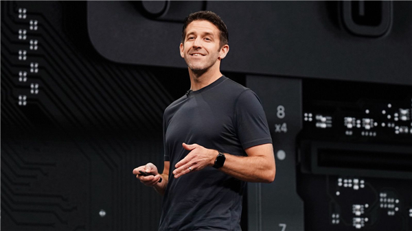 苹果下一任CEO基本敲定：特努斯将接棒库克