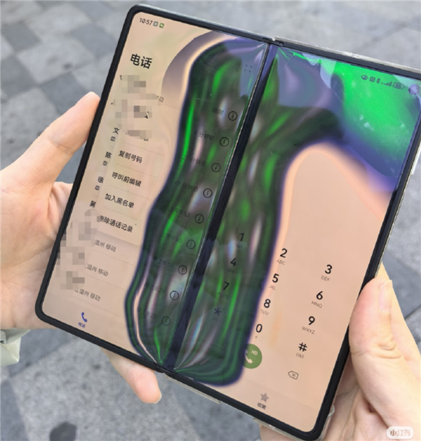 中国折叠屏手机用户画像出炉 近半数月收入达1-2万元